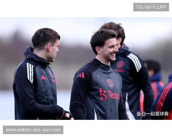 莱斯特城利用两翼冲击创造空间，攻防转换展现高效战术