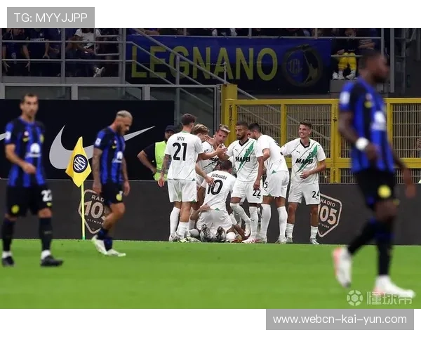 贝拉尔迪任意球弧线精准入网，萨索洛主场炸裂